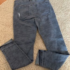Camo stretchy jeans